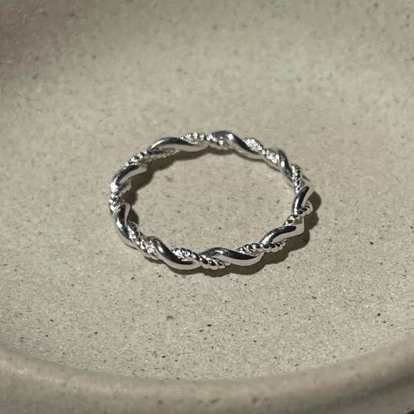 Twist 925 Sterling Silver Ring - Picture 2 of 6